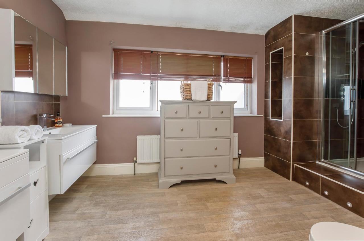 The Gardens - Stunning Farmhouse * York